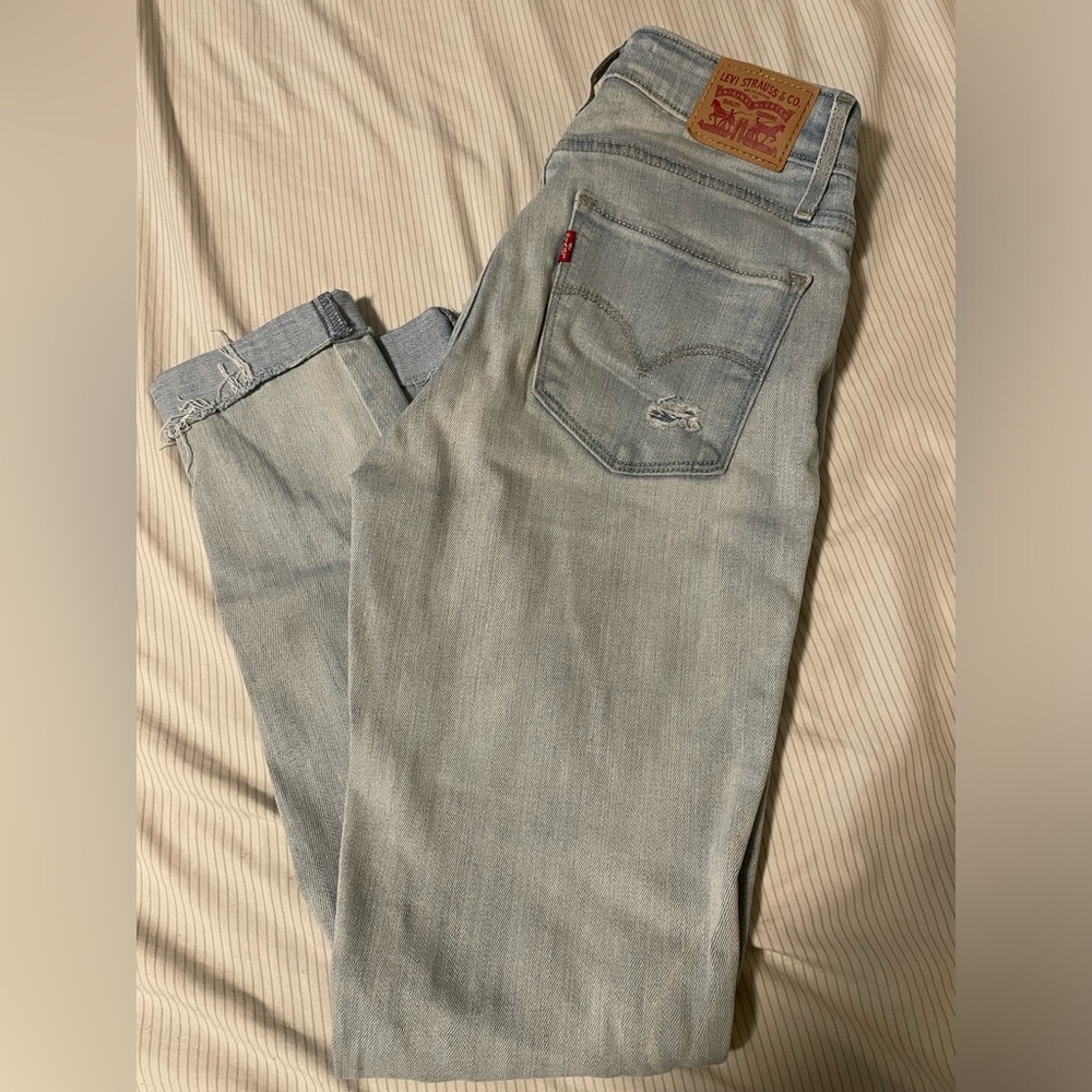 Levi’s high rise skinny jeans light wash distressed
